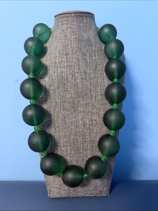 Sassy Jones Jewelry - Sassy Jones Dina Frosted Green Bead Necklace
